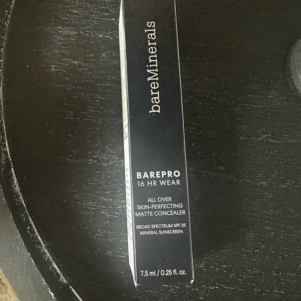bareMinerals BAREPRO 16 HR Wear Concealer
